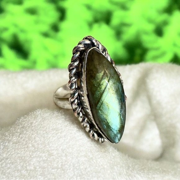 Artisan Jewelry - Labradorite Sterling Silver Ring (9)
